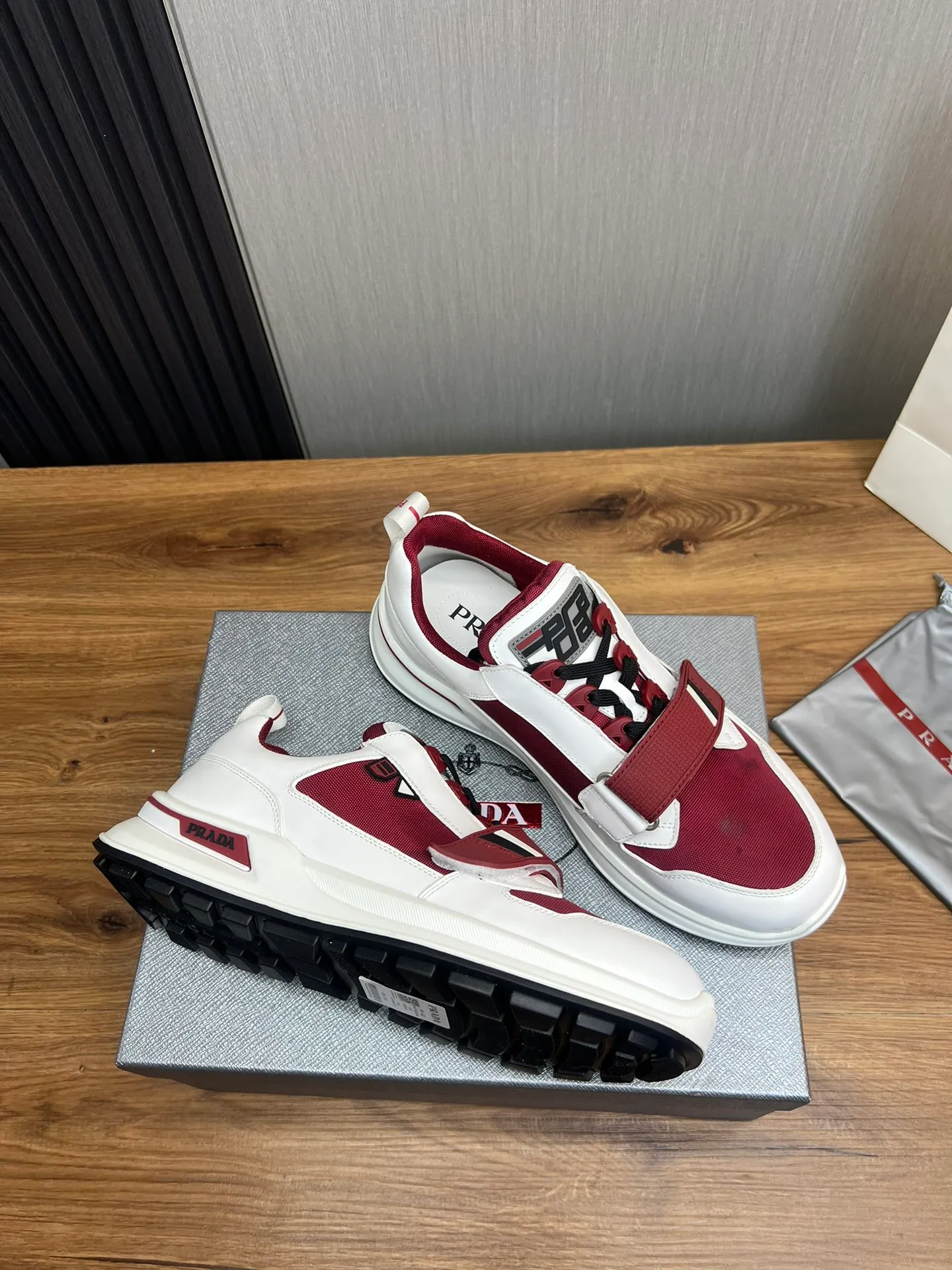 Men's shoes 💰620💰 [PRADA] Men's shoes are popular in the counter, official website is synchronized, high-quality shipments ✔️Original cowhide stitching mesh + cowhide lining, 1🆚1 replica, original original bottom, 38-45 (45 customized, non-refundable)